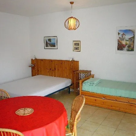 Studio Le Lavandou, 1 Piece, 4 Personnes - Fr-1-251-472 Le Lavandou