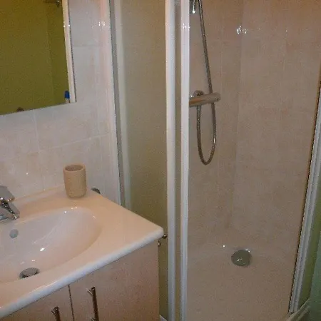 Studio Le Lavandou, 1 Piece, 4 Personnes - Fr-1-251-472 Le Lavandou