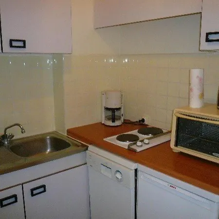 Studio Le Lavandou, 1 Piece, 4 Personnes - Fr-1-251-472 Le Lavandou
